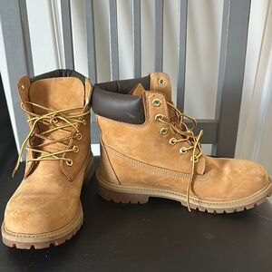 Timberland Tan Brown Boots Rugged Design